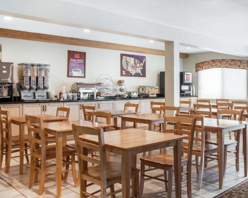 איתקה Econo Lodge מראה חיצוני תמונה