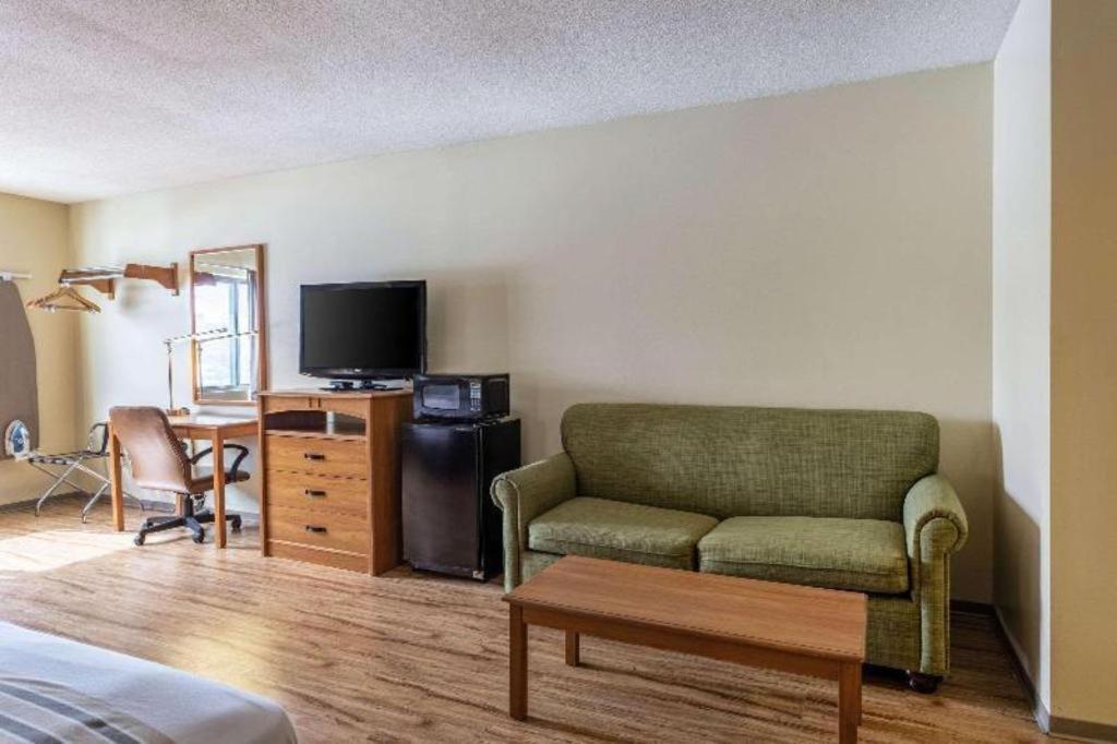 איתקה Econo Lodge מראה חיצוני תמונה