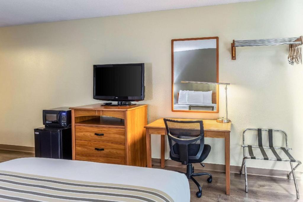 איתקה Econo Lodge מראה חיצוני תמונה