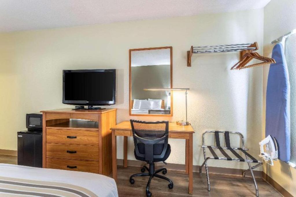איתקה Econo Lodge מראה חיצוני תמונה
