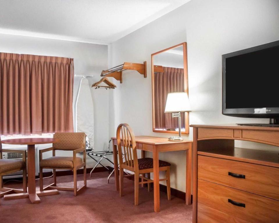איתקה Econo Lodge מראה חיצוני תמונה