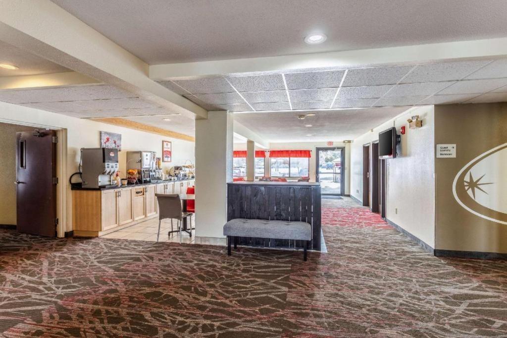 איתקה Econo Lodge מראה חיצוני תמונה